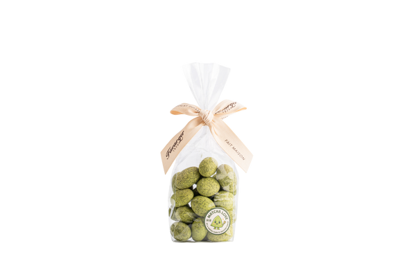 Amandes Favarger enrobées de chocolat suisse au thé matcha, alliance gourmande entre le croquant de l'amande et les notes délicates du matcha.