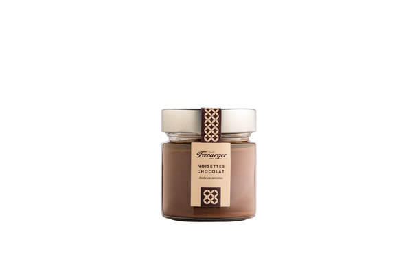 Pâte à tartiner Favarger au chocolat suisse et aux noisettes, texture onctueuse, pot de 220 g.