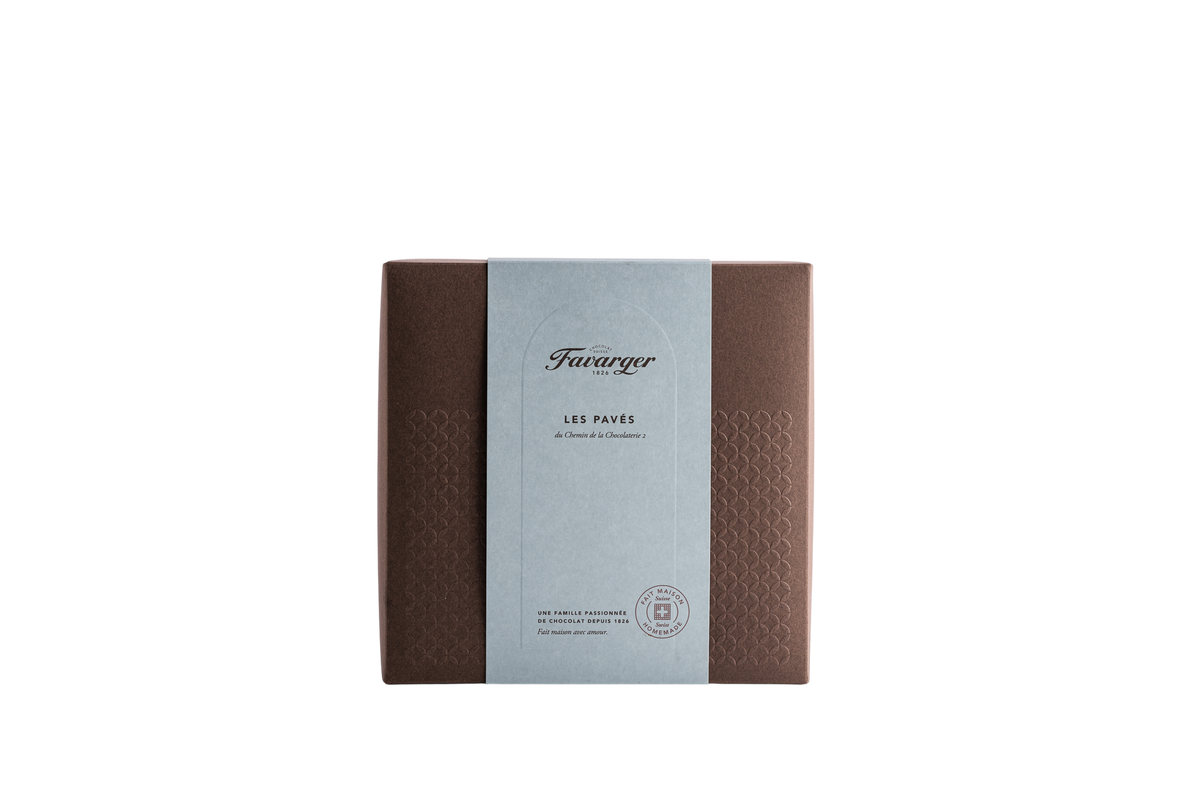 Coffret Pavé de Genève Favarger, assortiment de chocolats suisses fondants, spécialité emblématique de Genève.